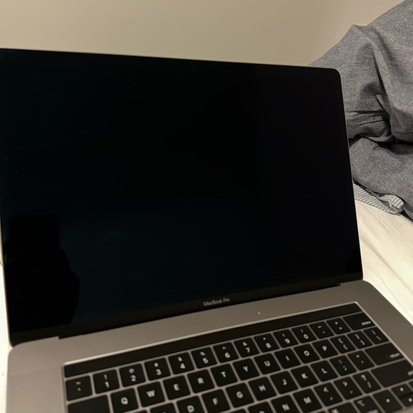 MacBook Pro 15” - Picture 2 of 9